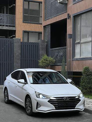 Hyundai Elantra: 2018 г., 1.6 л, Бензин, Седан