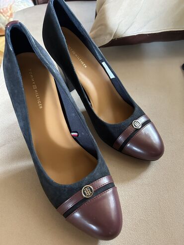 obuca 40: Salonke, Tommy Hilfiger, 40