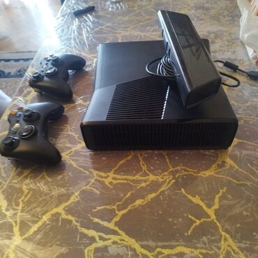 Xbox 360 & Xbox: Xbox 360 Slim oyun konsolu komplekt - Konsol: Xbox 360 Slim (HDMI — 7