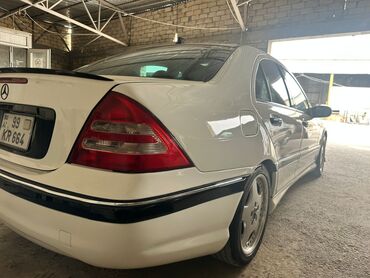 Mercedes-Benz: Mercedes-Benz C-Class: 2.3 l | 2005 il Sedan — 5