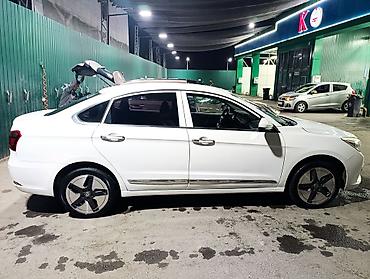 Dongfeng: Dongfeng Aeolus Haohan: 2022 г., Автомат, Электромобиль, Седан — 6