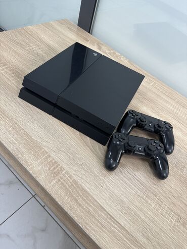 PS4 (Sony PlayStation 4): Продаю Sony Playstation 4, 500 гб. Приставка в хорошем состоянии