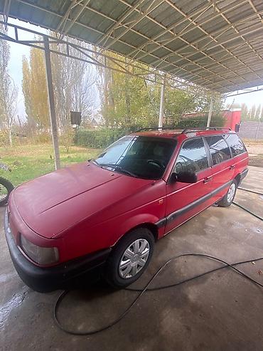 бампер на карнивал: Volkswagen Passat: 1992 г., 2 л, Механика, Бензин, Универсал — 8