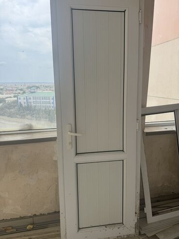 Arakəsmə qapılar: İşlənmiş Plastik qapı 70x205 sm Zəmanətsiz, Ödənişli quraşdırma, Ünvandan götürmə