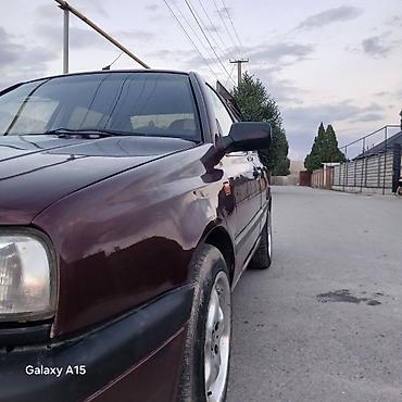 салон машины: Volkswagen Vento: 1992 г., Механика, Седан — 4