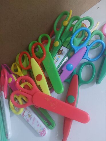 Digər ofis ləvazimatları: Hamsini 1 qiymete satanlara verirem.Cox ucuz duwur — 1