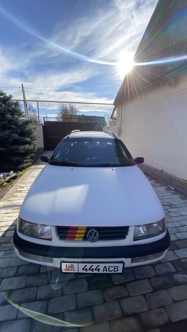 подстаканник ауди: Volkswagen Passat: 1995 г., 1.8 л, Механика, Бензин, Универсал