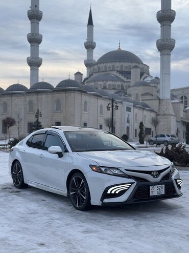 тоета хайлюкс: Toyota Camry: 2018 г., 2.5 л, Автомат, Бензин, Седан