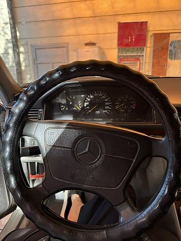 Транспорт: Mercedes-Benz W124: 1993 г., 2 л, Универсал — 8