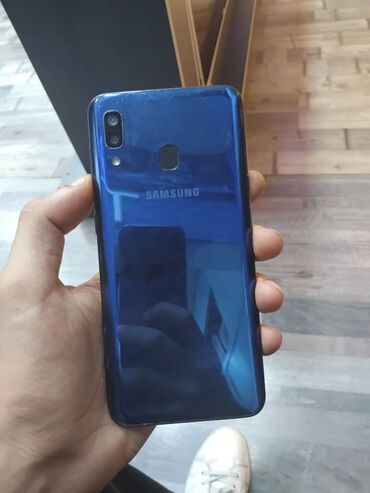 Samsung Galaxy A20, rəng - Göy, Sensor