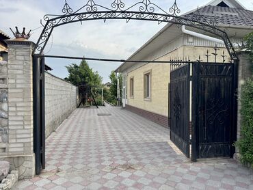 базар жок уй сатылат бишкек 2024: Дом, 88 м², 4 комнаты, Собственник, Евроремонт