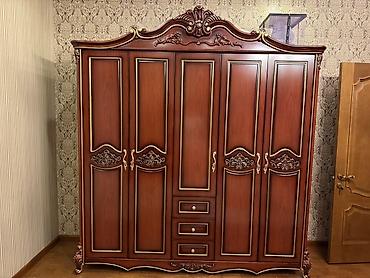 standing mirror: Спальный гарнитур в классическом стиле Состав комплекта: - Кровать — 2