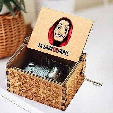 mona obuca katalog: MUZICKA KUTIJA BELLA CIAO CASA DE PAPEL | NOVO / NEKORIŠĆENO — 1