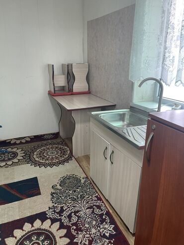 продаю дом в караколе в рассрочку: Студия, Менчик ээси, Чогуу жашоосу жок, Толугу менен эмереги бар
