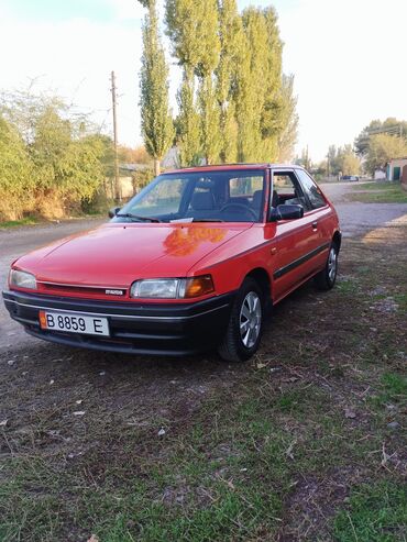 Mazda: Mazda 323: 1990 г., 1.3 л, Механика, Бензин