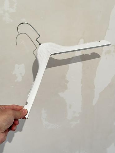 Вешалки: Ağ rəngli taxta paltar asqısı (1200 ədəd) - Material: sıx taxta — 2