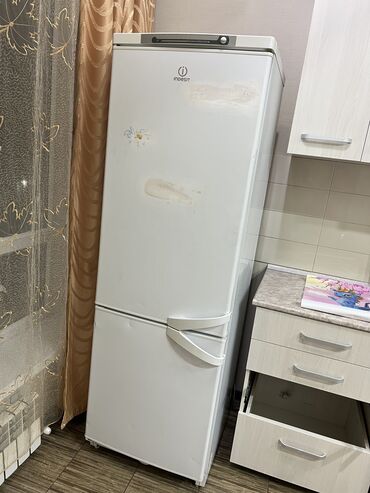 холодильни: Холодильник Требуется ремонт, Двухкамерный