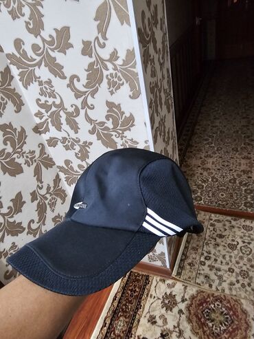Головные уборы: Мужской головной убор, Adidas, Б/у, цвет - Черный, Самовывоз