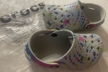 школьная форма девочка: Продаю CROCS C9 (26 размер), б/у. Длина стопы в сантиметрах 16,5