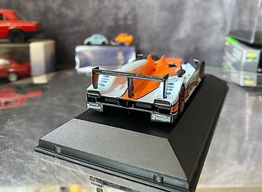 Avtomobil modelləri: Коллекционная модель Aston Martin AMR-One #7 Gulf Team LeMans 2011 — 17