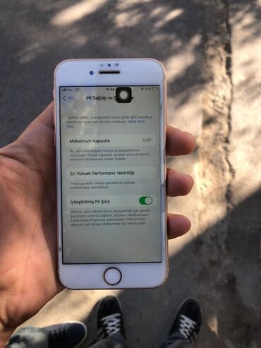 Apple iPhone: IPhone 8, Qızılı, Barmaq izi — 8