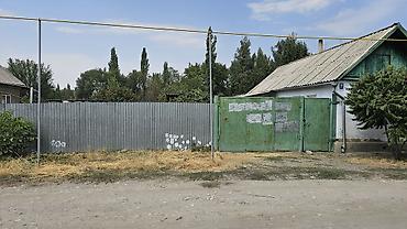 Продажа времянок: Продаю времянку с участком 16 соток (21,75 м на 74 м) в селе — 2