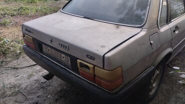 радиатор опель зафира а: Автомобиль Audi 80 в кузове седан, окрашенный в светло-серый цвет. На