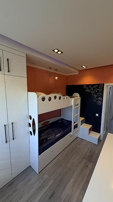 Продажа квартир: 3 комнаты, 62 м², Ак-Эмир рынок 105 серия, 9 этаж — 10