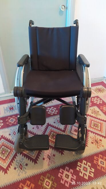 медицинская коляска: Инвалидная коляска ottobock.все функции видно на фото. состояние