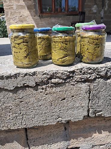 Ev şəraitində hazırlanmış üzüm yarpağı (duzlu konserv) Ağ şani -