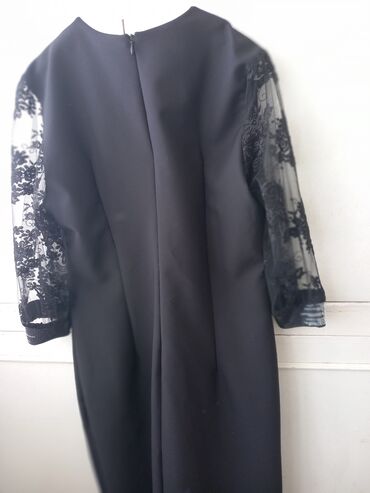 Digər qadın geyimləri: 44raz.dəst 46 48 raz.gedir 2 dəfə geyilib 25 man. o biriləri fərqli — 4