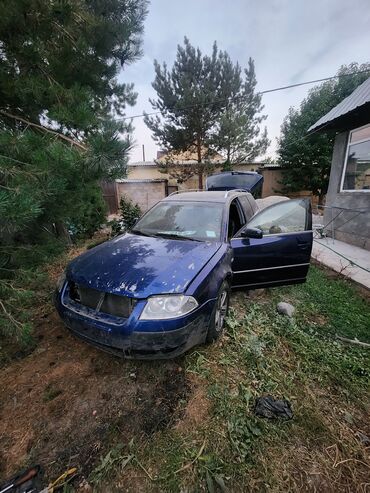 срочно срочно продам машину: Volkswagen Passat: 2000 г., 2 л, Механика, Бензин, Универсал