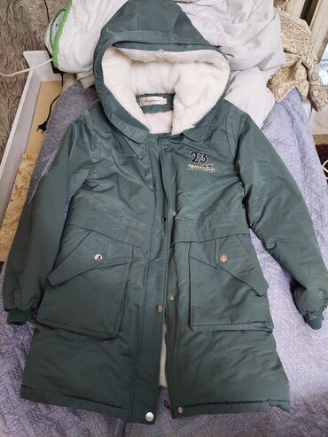 куплю зимнюю куртку: Пуховик, XL (EU 42)
