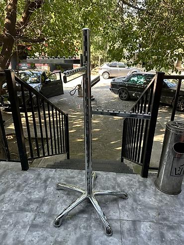Mağaza üçün metal geyim asılqanı (döner sistemli) - Material: xrom
