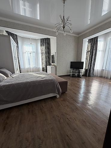 Продажа коттеджей и домов: 6 комнат, 230 м², 6 соток, Бишкек, Азия Молл Собственник — 22