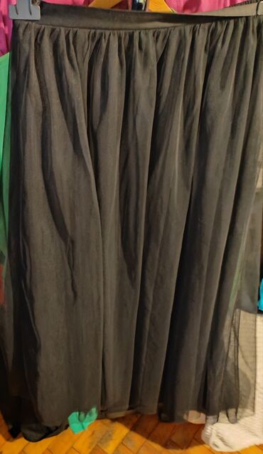 stradivarijus suknje: Crna suknja od tila. Stradivarijus, M veličina mada je rastegljiva u