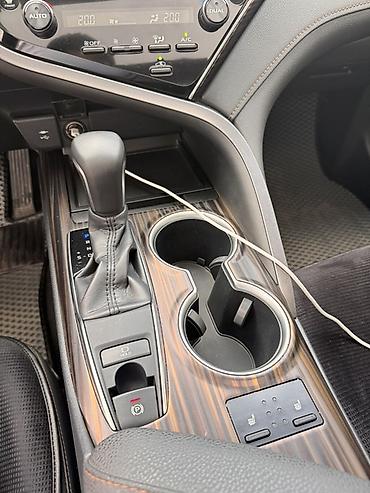 Продажа авто: Toyota Camry: 2019 г., 2.5 л, Автомат, Бензин, Седан — 5