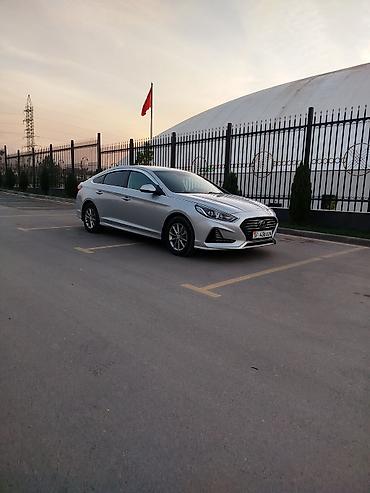 corolla 2016: Hyundai Sonata: 2018 г. — 4