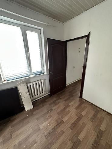 Комнаты: Сдаётся квартира с отдельным входом. Ак-Орго рядом школа — 3