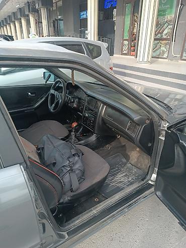 bud e9: Audi 80: 1990 г., 1.9 л, Механика, Бензин, Седан — 8