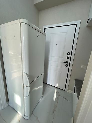 Soyuducular: Soyuducu – Indesit iki qapılı model, yasamalda yerləşir - Rəng: ağ — 1
