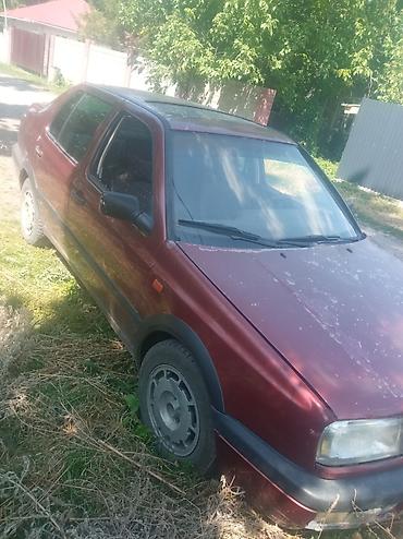 ск шерой: Volkswagen Vento: 1994 г., 1.8 л, Механика, Бензин, Седан — 1