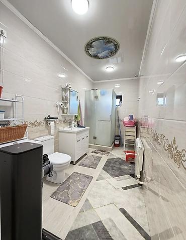 Продажа коттеджей и домов: 🔥 СРОЧНО ПРОДАЁТСЯ ДОМ 🔥 📍 ж/м Ак-Ордо, ул. Ахунбаева 🏡 4-комнатный — 4