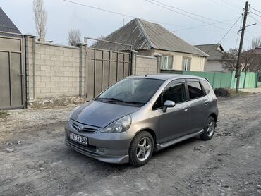 sport car: Honda Fit: 2003 г., 1.3 л, Вариатор, Бензин, Хэтчбэк