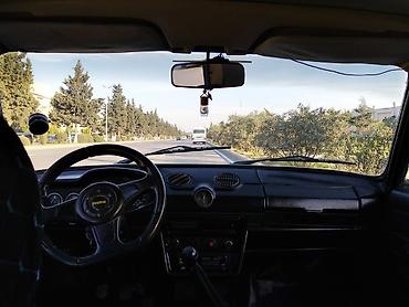 turbo az sprinter 646: Avtomobil: Klassik sedana bənzər Lada/VAZ ailəsi (2106 tipinə yaxın) — 5