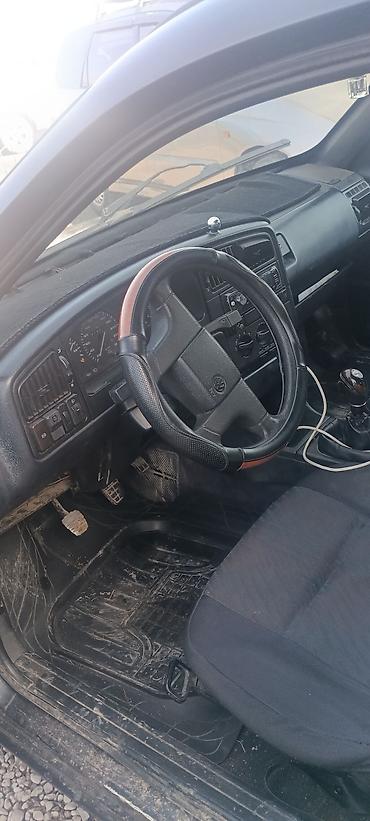 Volkswagen: Volkswagen Passat Variant: 1993 г., 2 л, Механика, Бензин, Универсал — 8