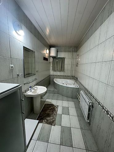 Долгосрочная аренда квартир: 3 комнаты, Риэлтор, Без подселения, С мебелью полностью — 19