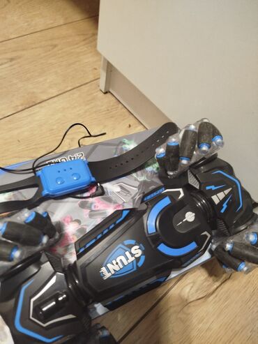 муравей колесо: Радиоуправляемая машина-каскадер STUNT с уникальными колесами и