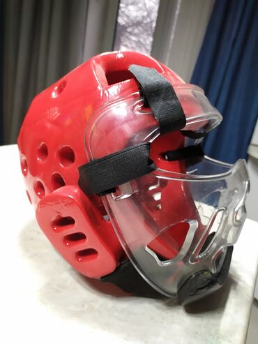 очки красные: Продаю детский шлем для тэйквандо с защитой для лица. возраст 4-8 лет