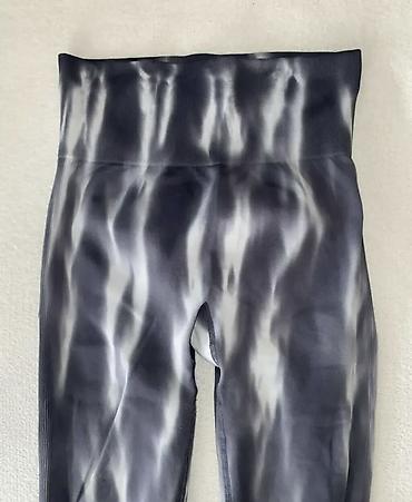 sinsay helanke za trening: Ženske sportske helanke – tie-dye sivi print - Visok struk sa — 1